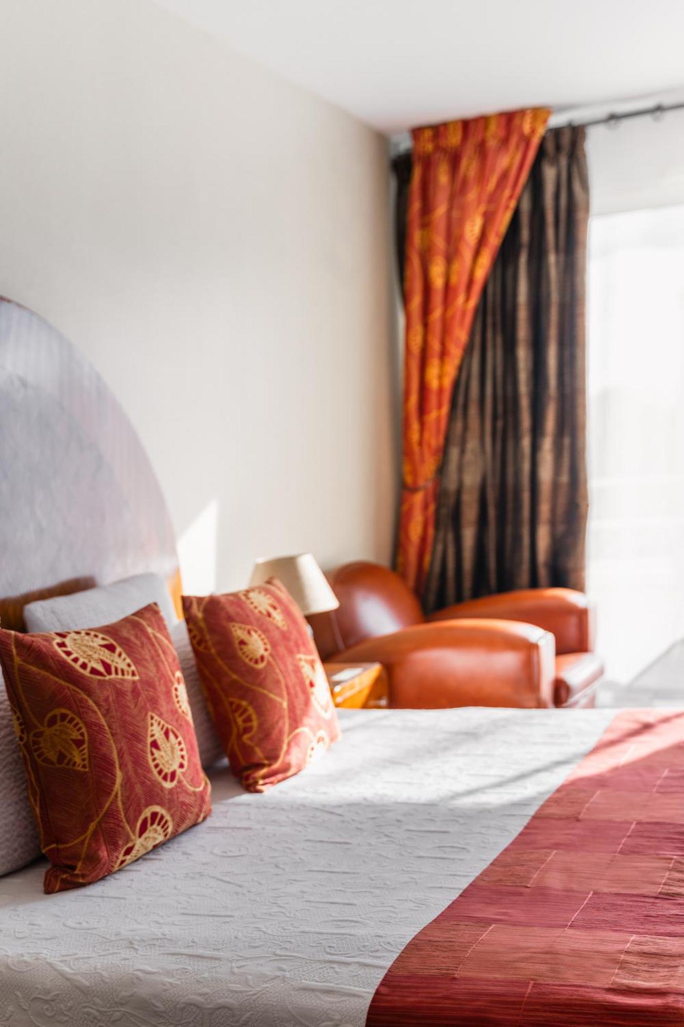 Logis L'Auberge - Maison Glenn Anna Saint Anne-dʼAuray 外观 照片