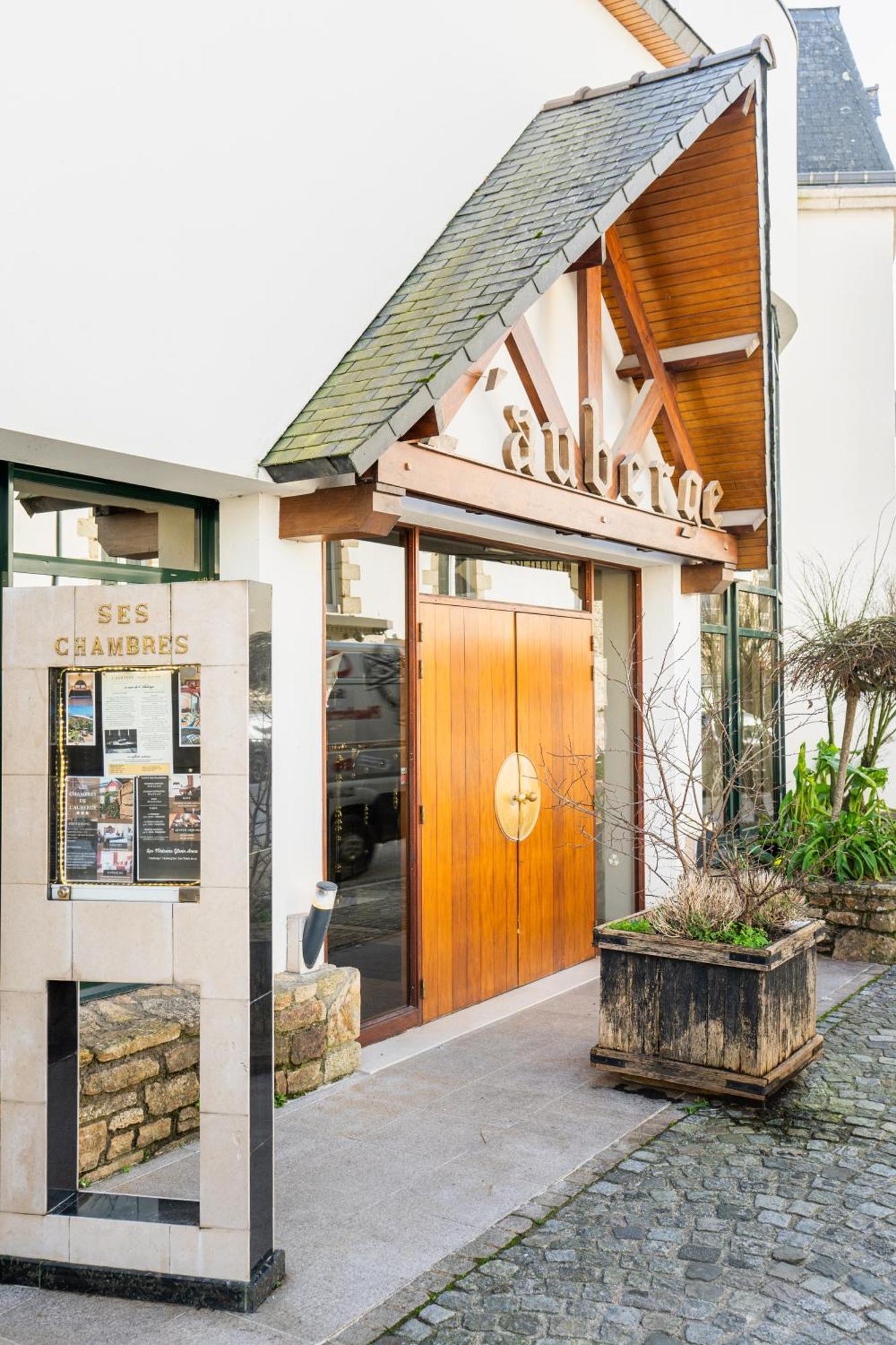 Logis L'Auberge - Maison Glenn Anna Saint Anne-dʼAuray 外观 照片